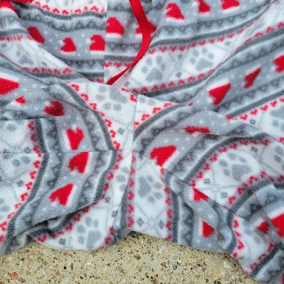 "Santa Paws" Christmas 2-Piece Pajamas Set - Size Medium (Excellent Condition) - Picture 11 of 14